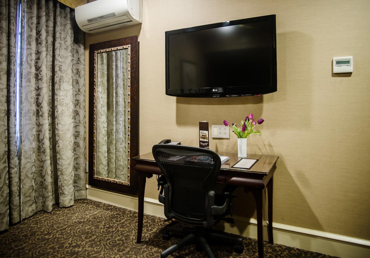 Chestnut Hill Hotel