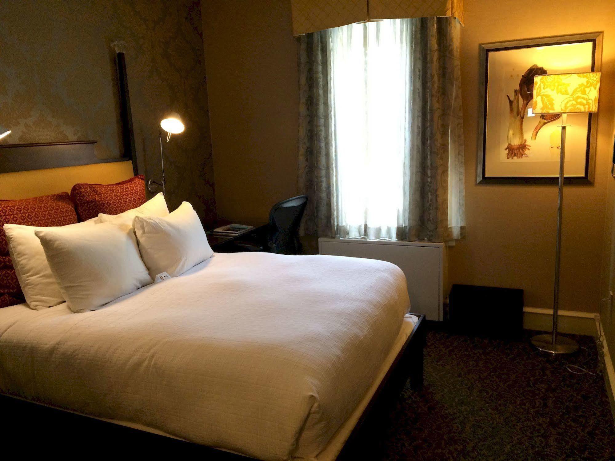 Hotel Chestnut Hill