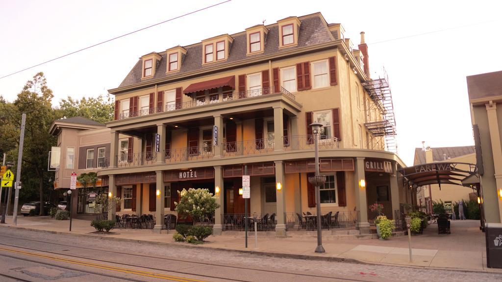 Chestnut Hill 4*