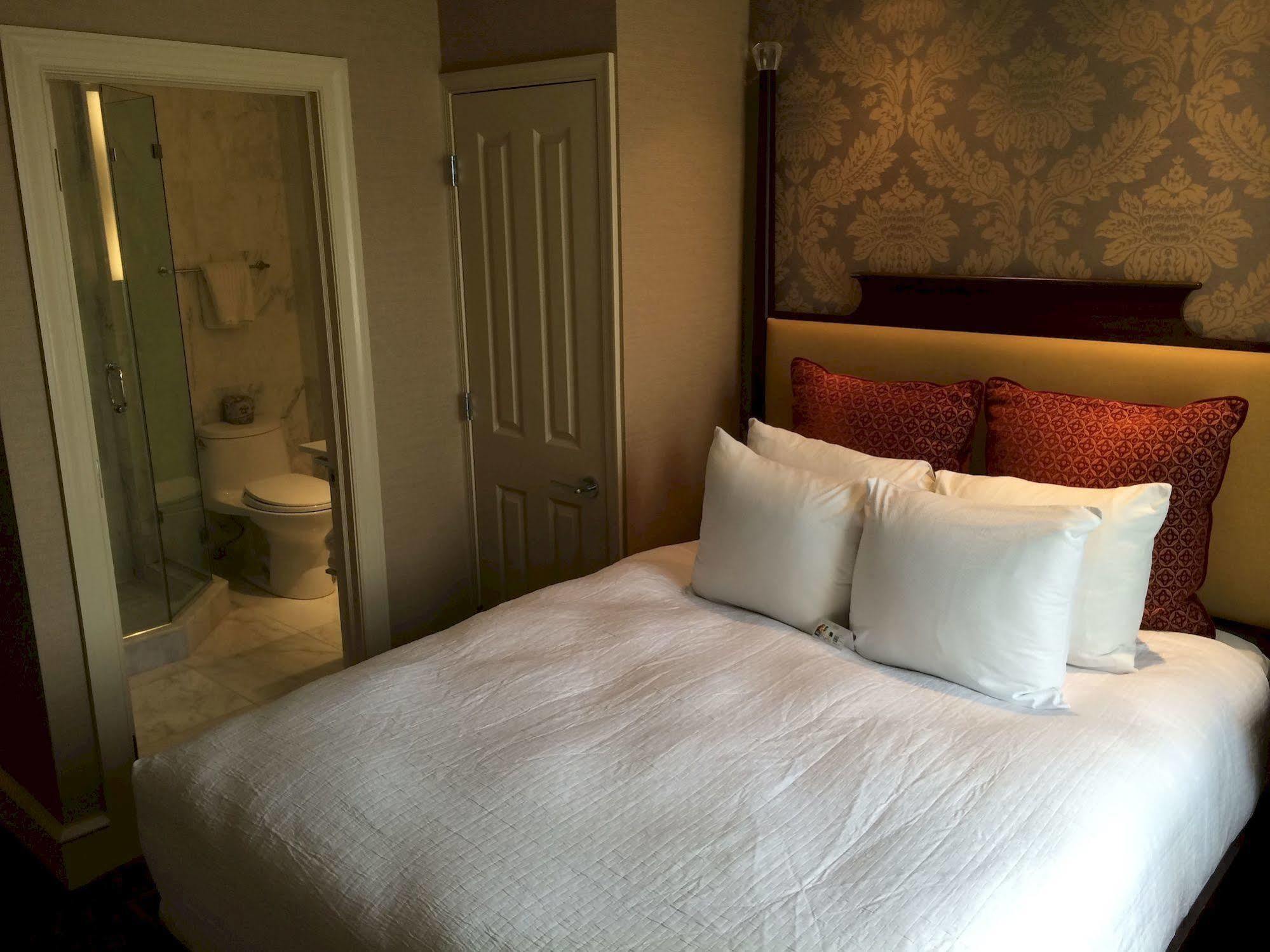 Chestnut Hill Hotel 4*